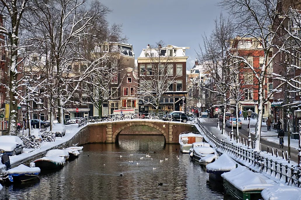Visit-Amsterdam-in-Winter:-What-to-Do-and-See-During-the-Off-Season